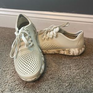 Women’s Camo Crocs Tennis Shoes